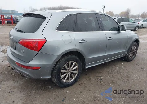 2011 Audi Q5 3.2 Premium Plus z USA, uszkodzony, nr VIN WA1WKAFP6BA078398